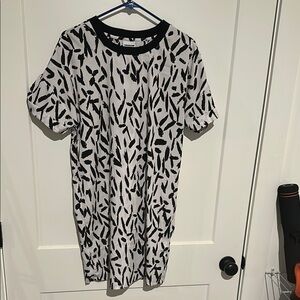 Noisy May Black and White Mini Dress with Puff Sleeves for Casual Wear